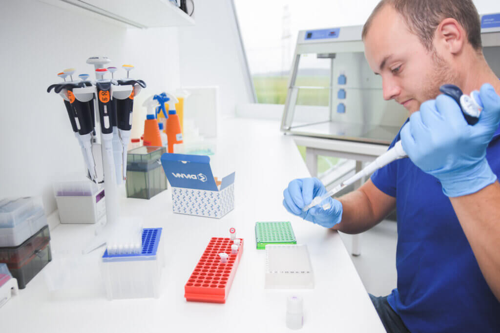 Ilustrační obrázek: DIANA Biotechnologies: Firma, která ovládla PCR diagnostiku v Česku. Teď se chce vrátit k vývoji léčiv pro celý svět